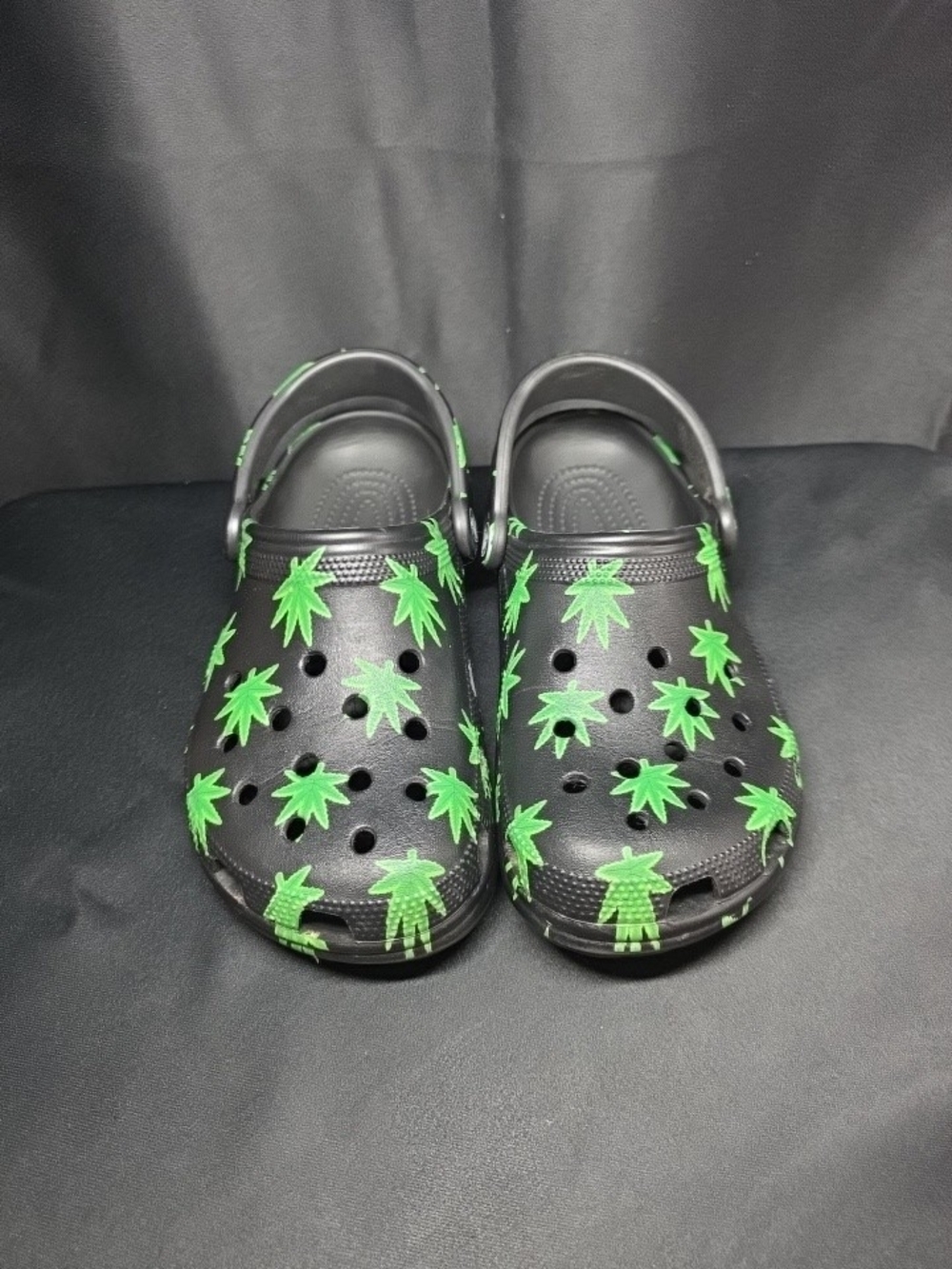 Rare HempLeaf Crocs - Size 4 Men Or 6 Womens